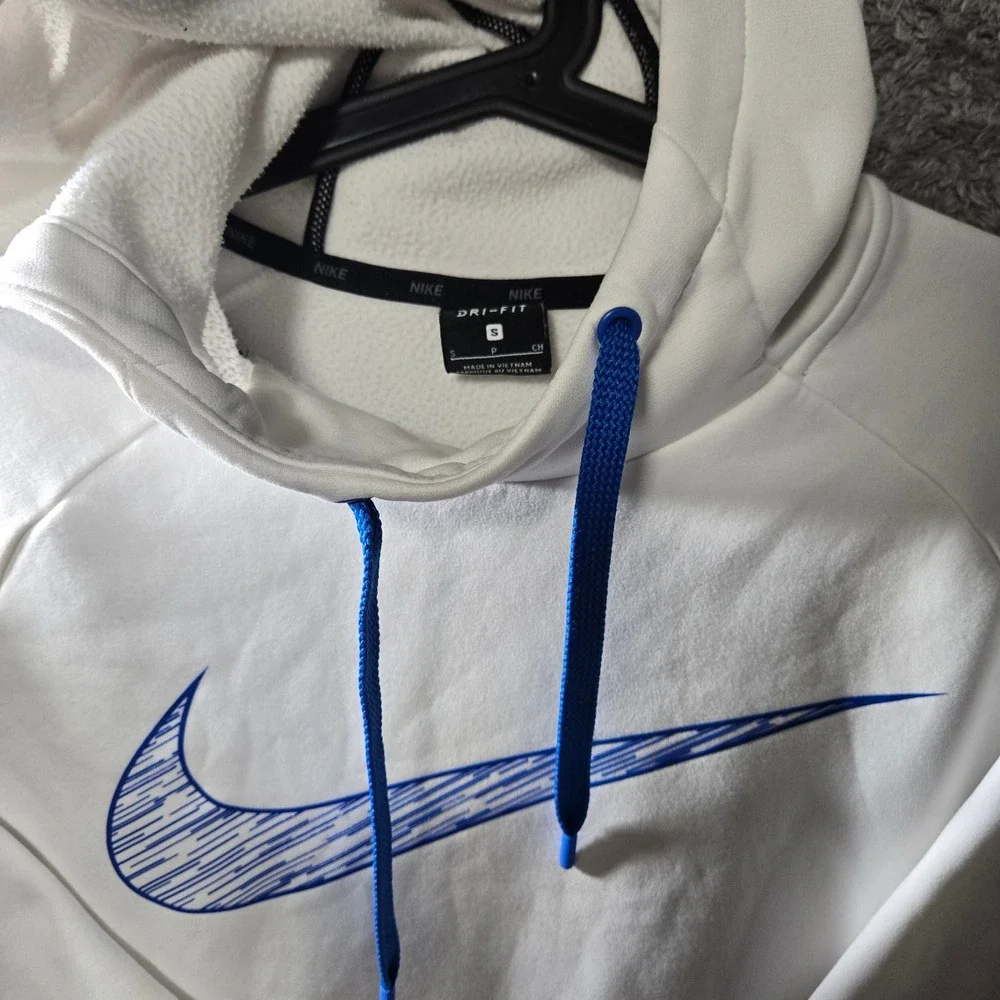 Nike Dri-FIT Mens Training Hoodie White Blue Graphic Swoosh Sweatshirt Small